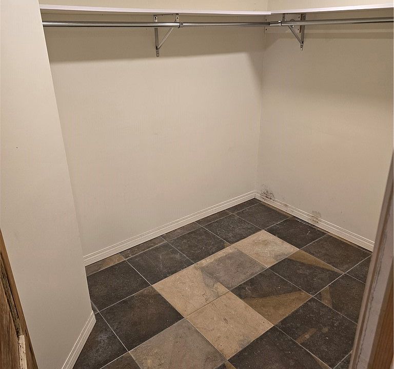 1st image of 1957 Monroe St #4