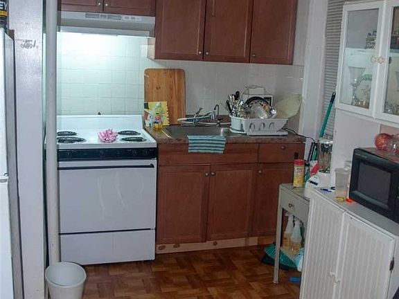 3rd image of 16015 Powells Cove Blvd APT A4