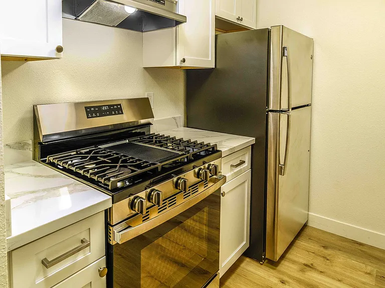 Mission Village Apartments — Photo 22
