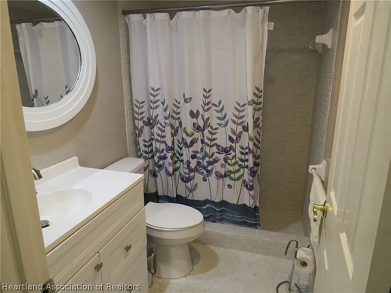 121 Country Club Dr #302 — Photo 27