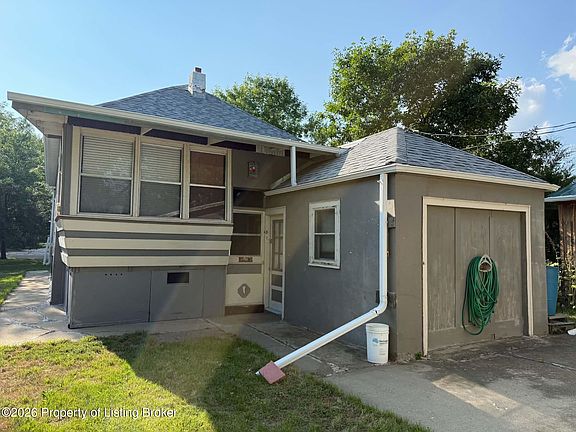 3rd image of 308 4th Ave W