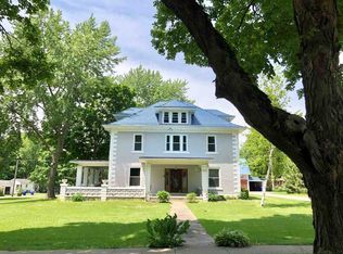 803 4th St, Kalona, IA 52247