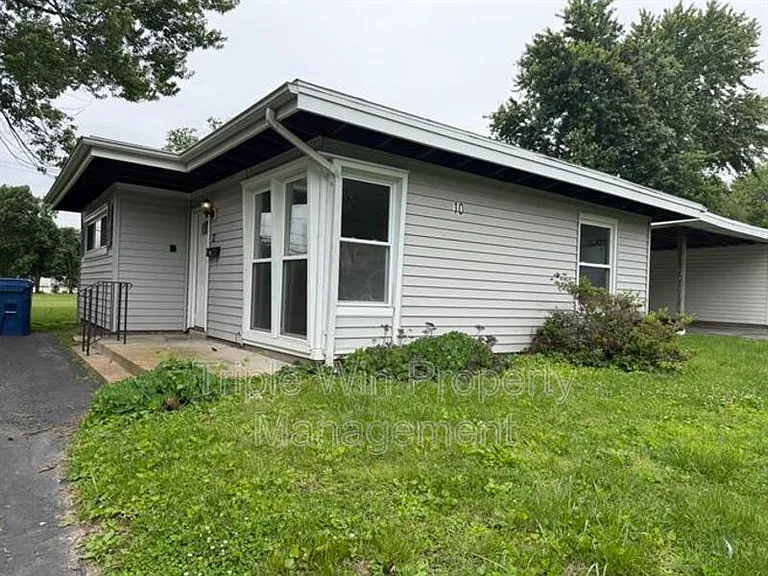 10 Saint Celeste Dr — Photo 2