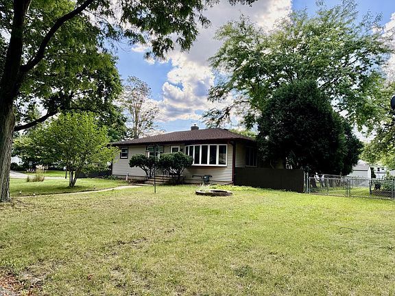 2nd image of 5421 Eastland WAY