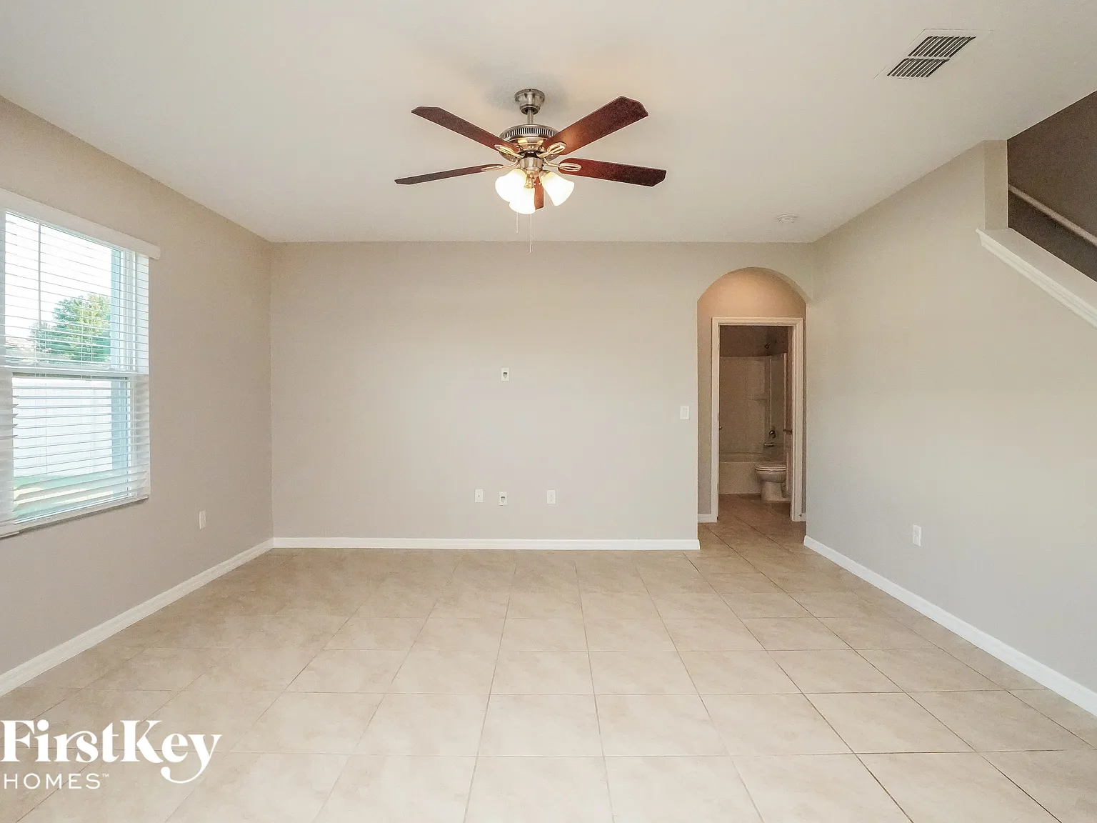 5 bed, 3.0 bath, 2674 sqft, $2,835 — Photo 2