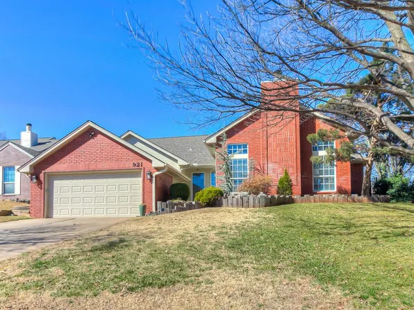 921 Carfax Rd, Edmond, OK 73034