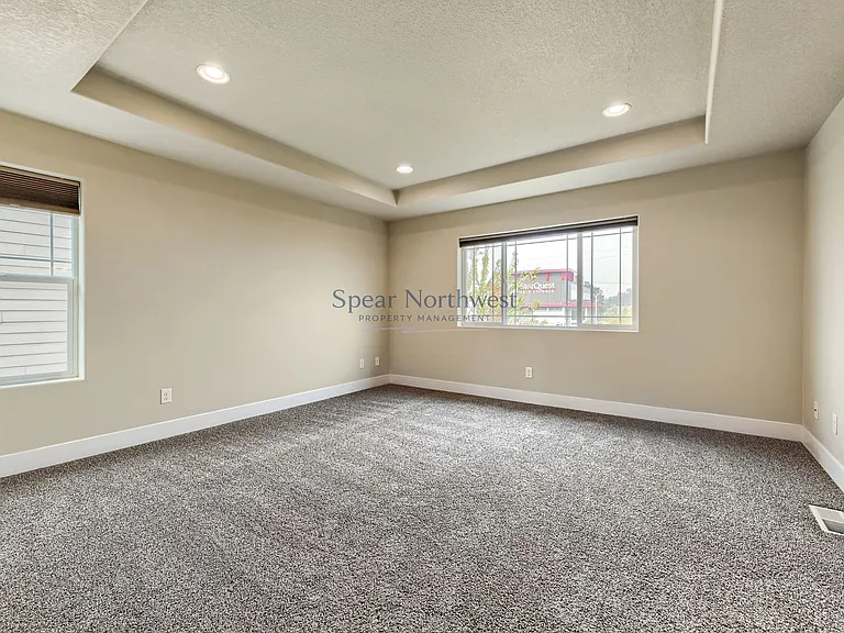 552 NE 77th Ave — Photo 16