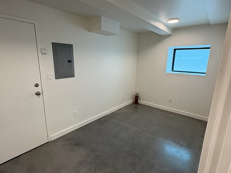 42 Jasper Pl — Photo 3