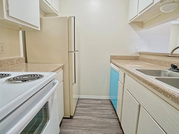 4th image of 117 Warden Ln #103