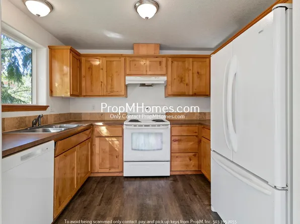 2203 Sam Parrett Dr, Newberg, OR 97132