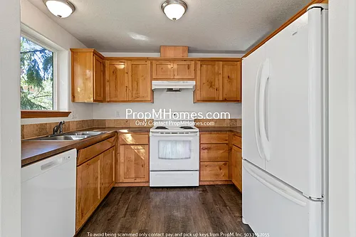 2203 Sam Parrett Dr Photo 1