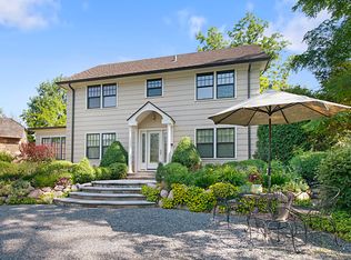 2644 Roslyn Cir, Highland Park, IL 60035