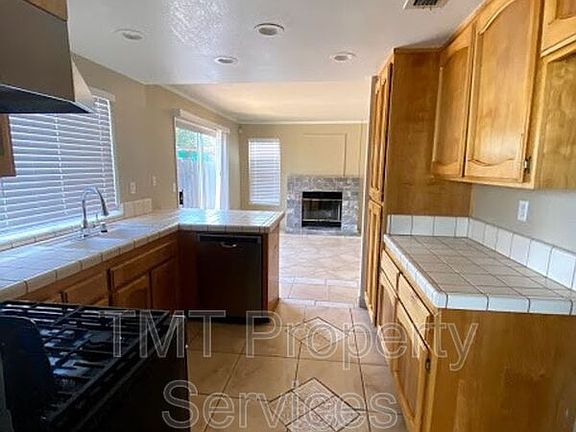 5th image of 1 Windance Ct
