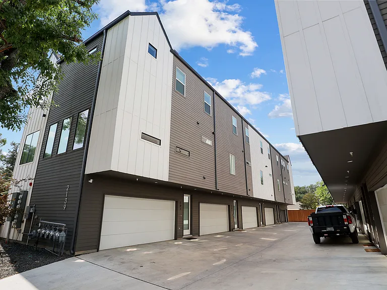 2139 Mail Ave #102 — Photo 31