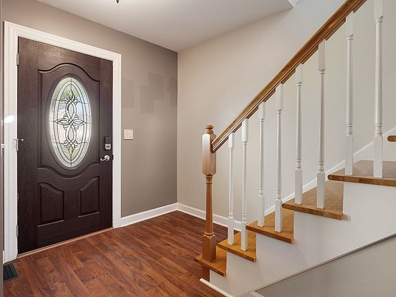 3rd image of 1353 Portsmouth Ct