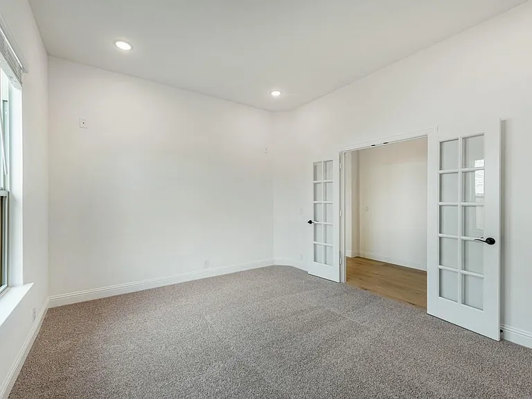 1073 Canuela Way — Photo 10