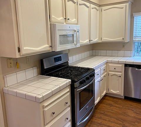 2nd image of 502 Cowan Ct