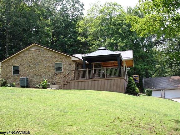 4th image of 23 Hollowtree Ln