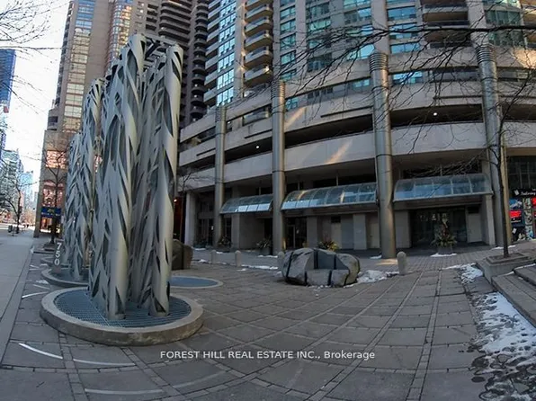 750 Bay St #3101, Toronto, ON M5G 1N6