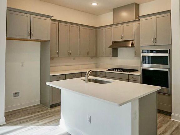 3rd image of 4552 SUN GARDEN Drive