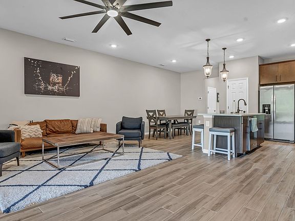 5th image of 2907 Grand Kemerton Pl