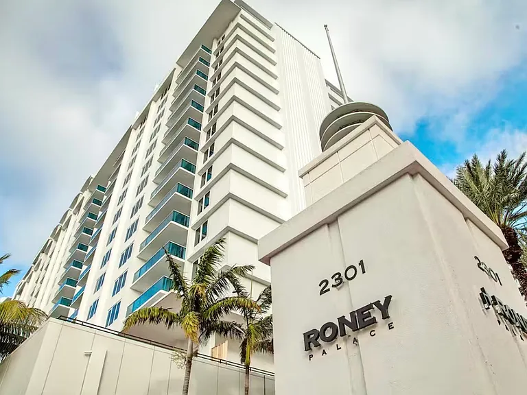 2301 Collins Ave #817 — Photo 95