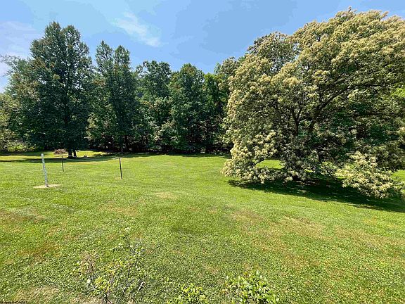 3rd image of 83 Elkwood Dr