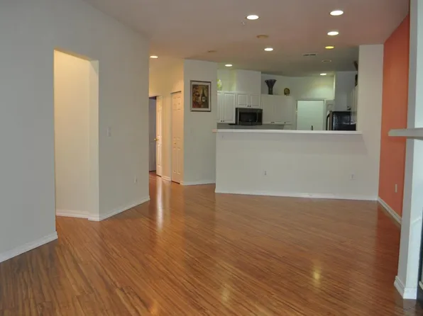 9728 178th Pl NE Unit 203, Redmond, WA 98052