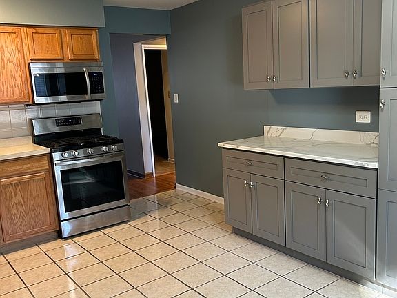 4th image of 10805 S Pulaski Rd APT 4