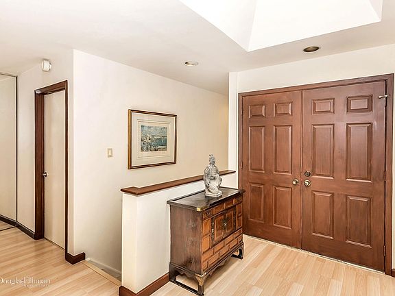 3rd image of 38 Woodland Dr