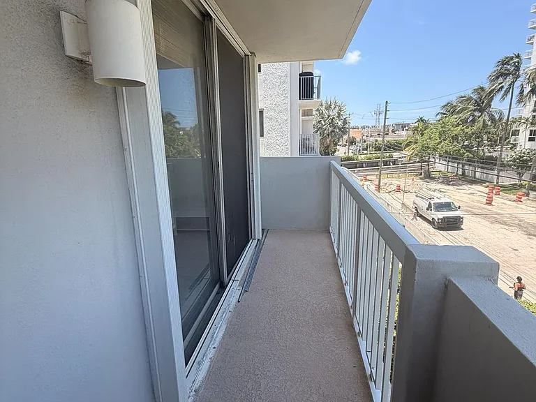 1670 Bay Rd #3D — Photo 11
