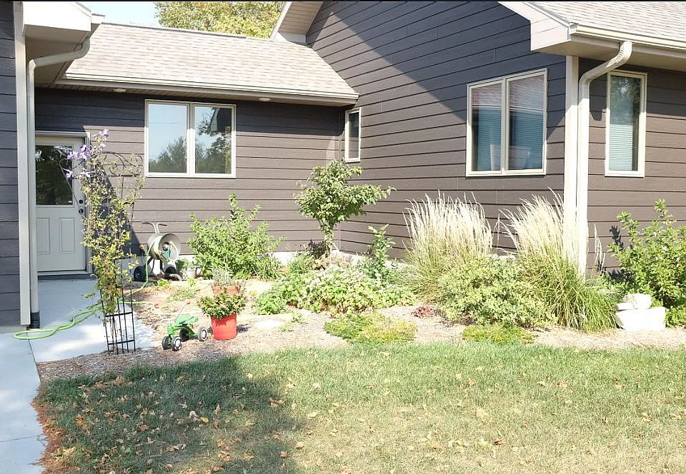 2nd image of 2305 184th Rd