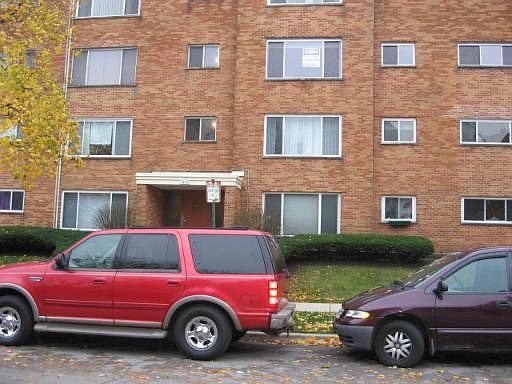 1st image of 1819 W Thome Ave