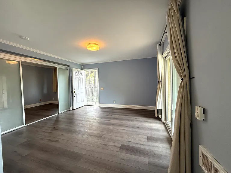 8581 Villa La Jolla Dr #A — Photo 18