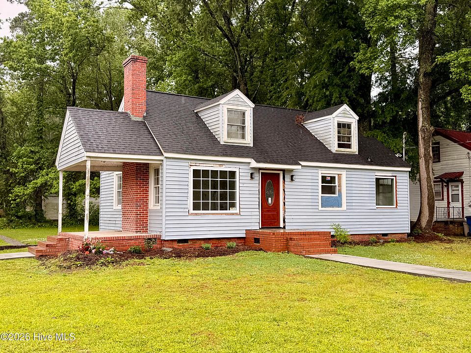 1st image of 315 Woodlawn Drive