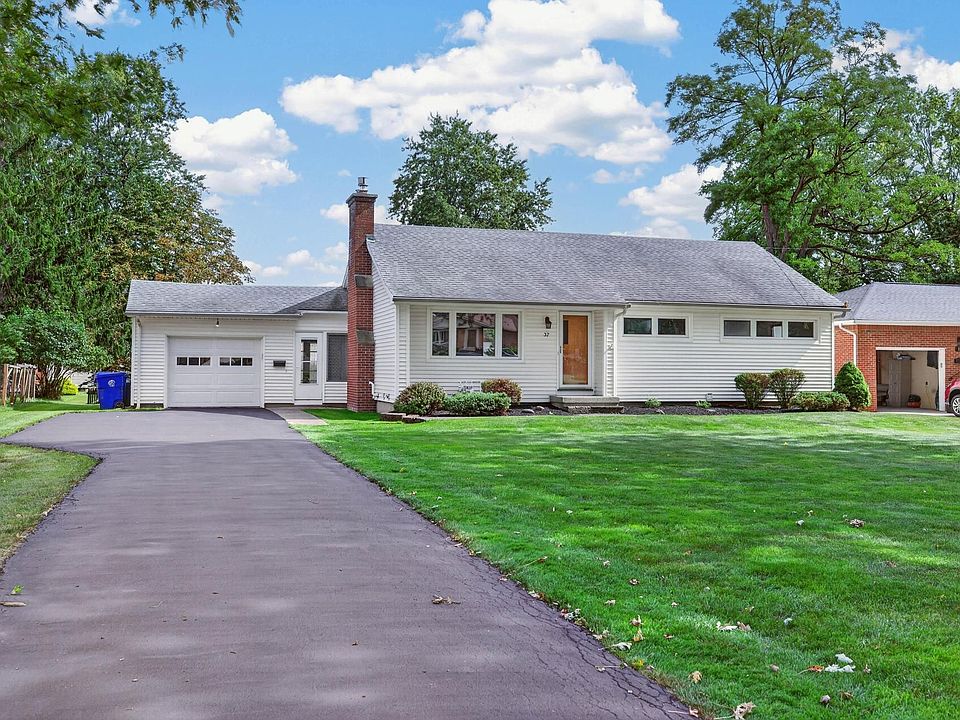 1st image of 37 Circle End Dr