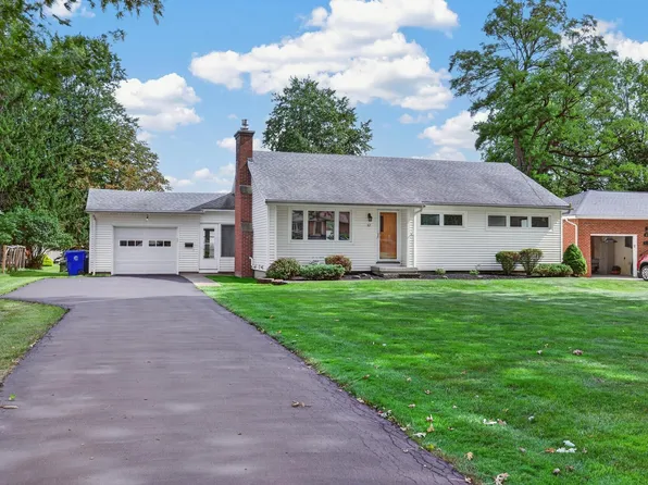37 Circle End Dr, Buffalo, NY 14224