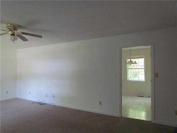 4th image of 388 Alabama Ave