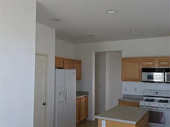 8098 Villa Avada Ct — Photo 3