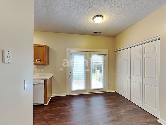 4th image of 1564 Cambridge Heights Pl NW