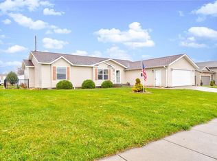 313 Taylor Dr, Lone Tree, IA 52755