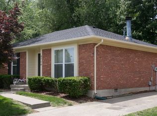 8704 Loch Lea Ln, Jeffersontown, KY 40299
