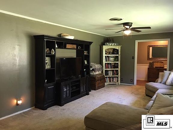 3rd image of 300 Elmwood Dr