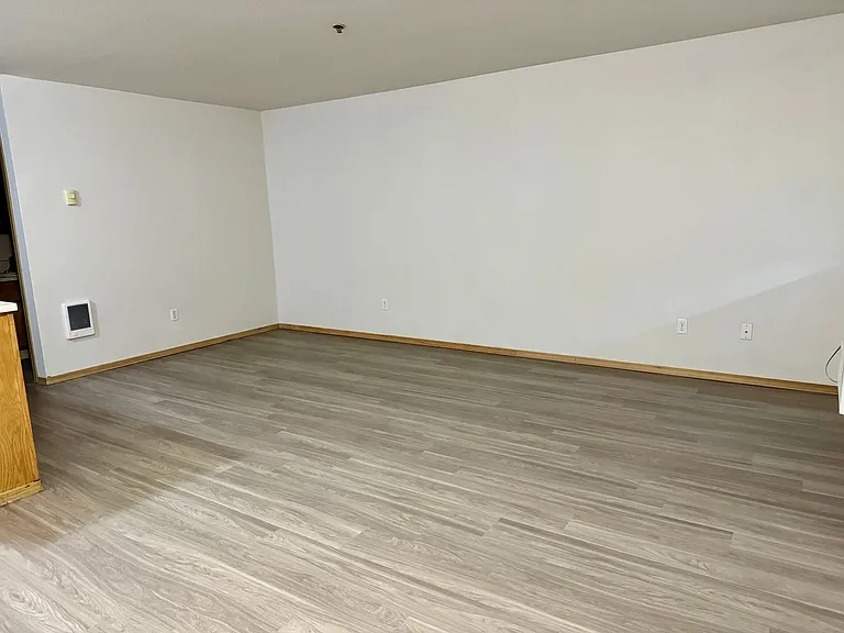 Westwood Park Apartments — Photo 2
