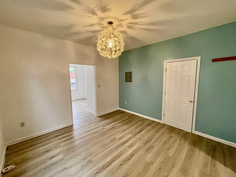 218 Columbia Ave #1R — Photo 2