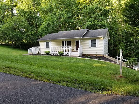 2nd image of 102 Land Harbor Ln