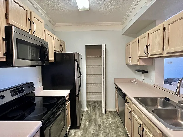11540 Villa Grand #1216 — Photo 5