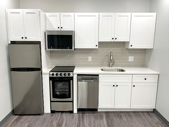 2nd image of 76 Franklin St #107