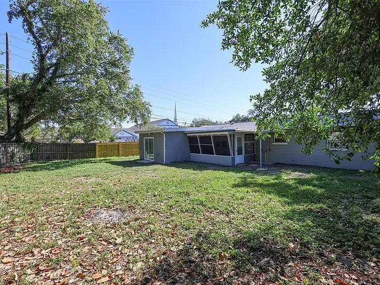 1500 Laurel Cir — Photo 25