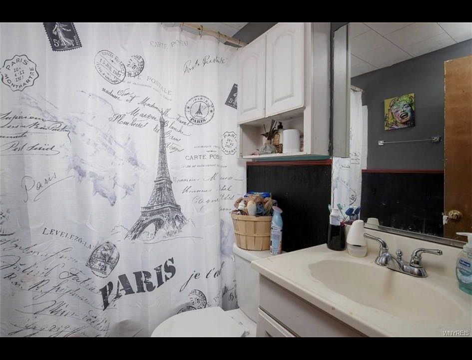 1st image of 117 Concord Dr Floor 2